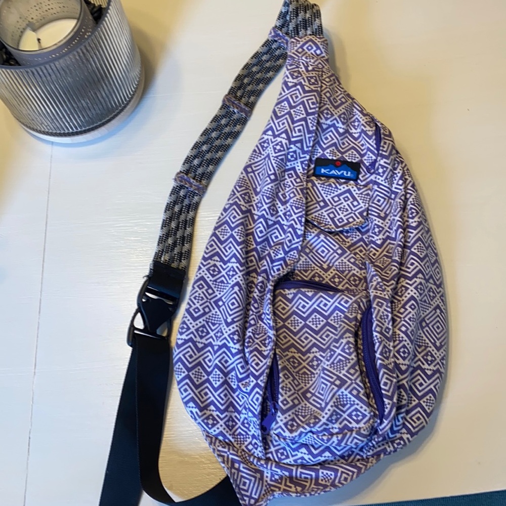 KAVU bag. Good condition and perfect for hiking!!
